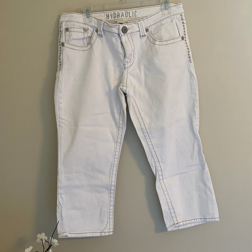 White Capri pants